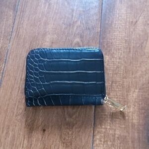 💥NWOT💥Black Faux Reptile Zipper Credit Card/Coin Holder